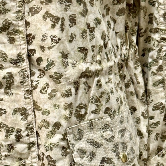 Chico’s Olive and Tan Leopard print Field Jacket - Picture 5 of 7